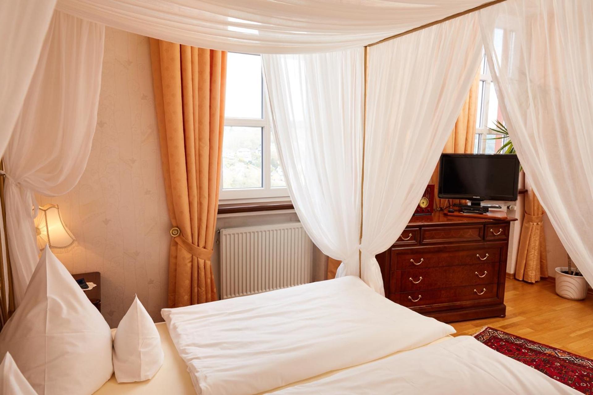 Schlosshotel Kurfuerstliches Amtshaus Dauner Burg Экстерьер фото